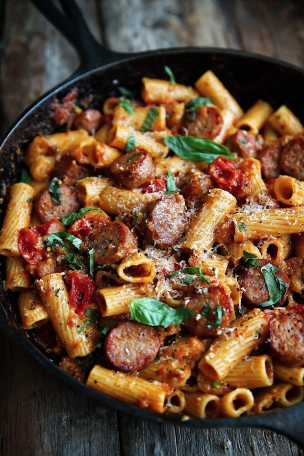 One-pan spicy sausage pasta